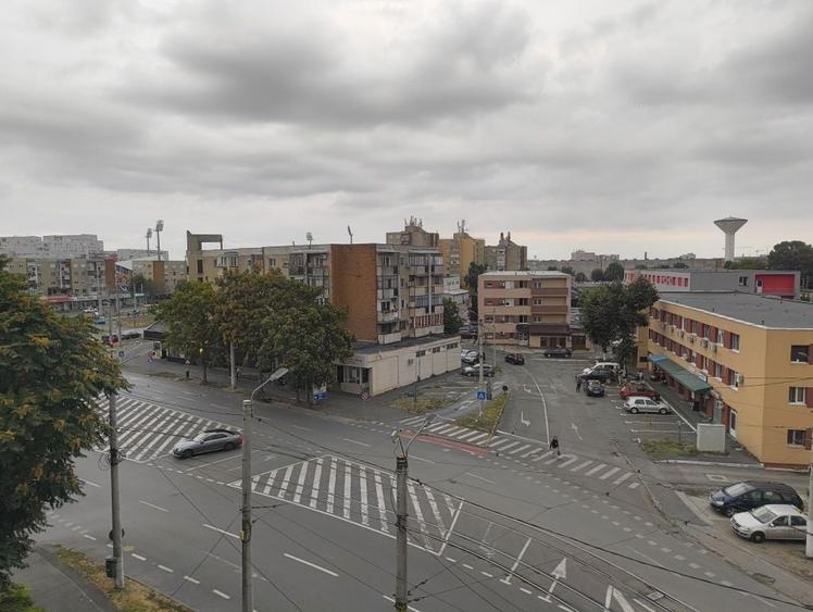Garsonieră decomandată în UTA