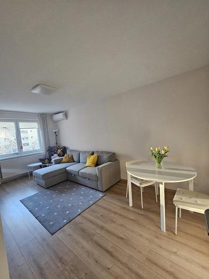 Apartament cu 3 camere decomandat, mobilat în Ghencea
