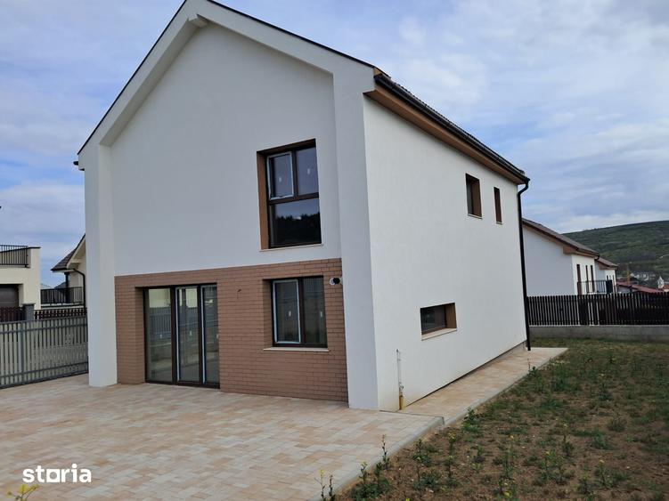 Casă cu 5 camere cu Teren 504 Mp în Chinteni