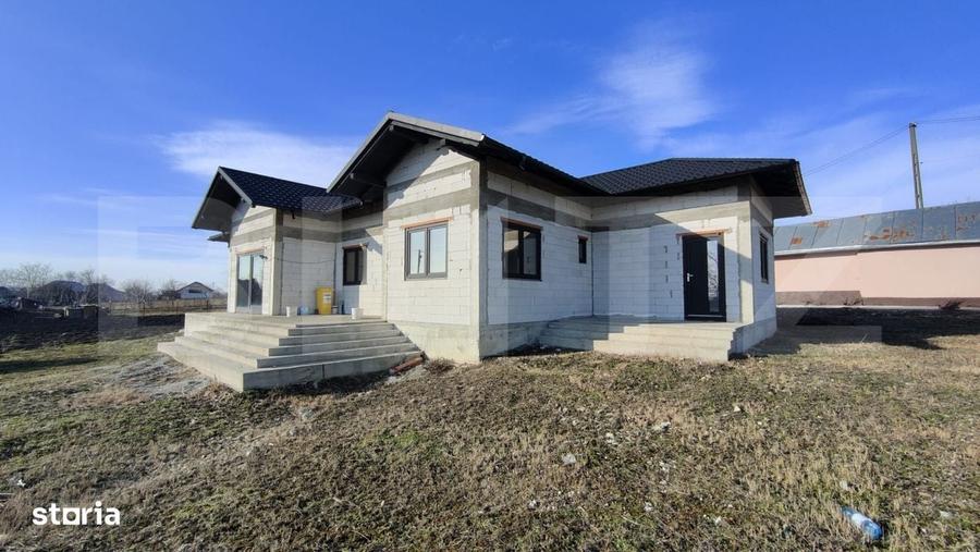 Casă cu 4 camere cu Teren 1300 Mp în Bosanci