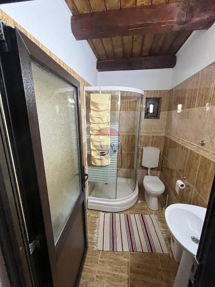 Casă cu 6 camere cu Teren 132716 Mp în Teceu Mic