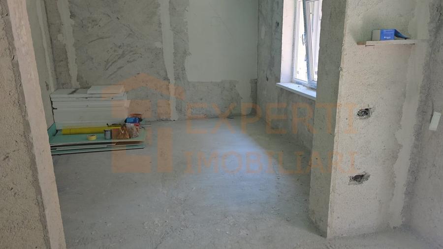 Casă individuală cu 5 camere cu Canalizare în Faleza Nord