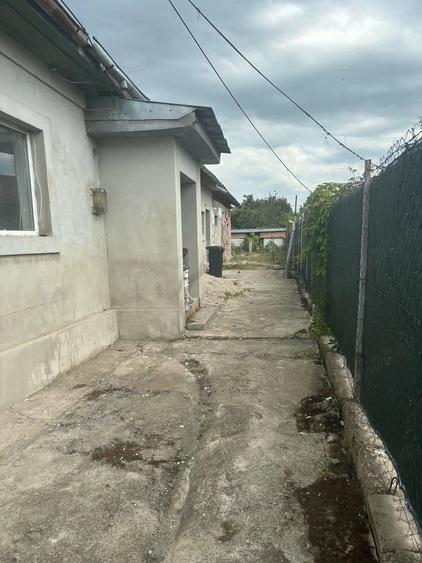 Casă cu 5 camere cu Teren 325 Mp în Central