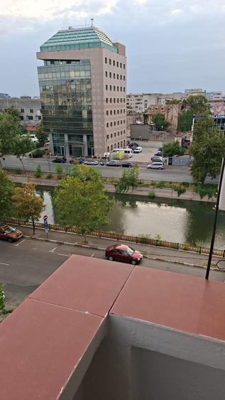 Garsonieră decomandată în Unirii