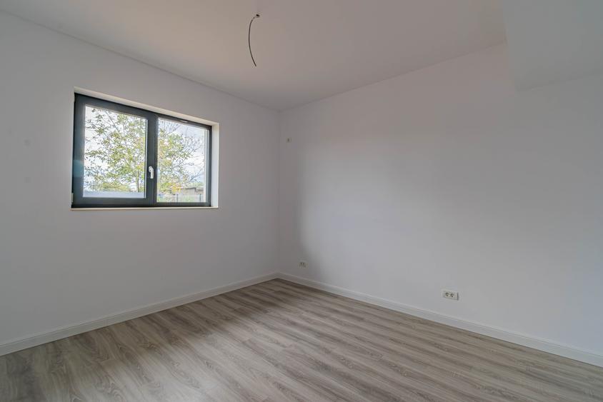 Casă cu 4 camere cu Teren 440 Mp în Balotești