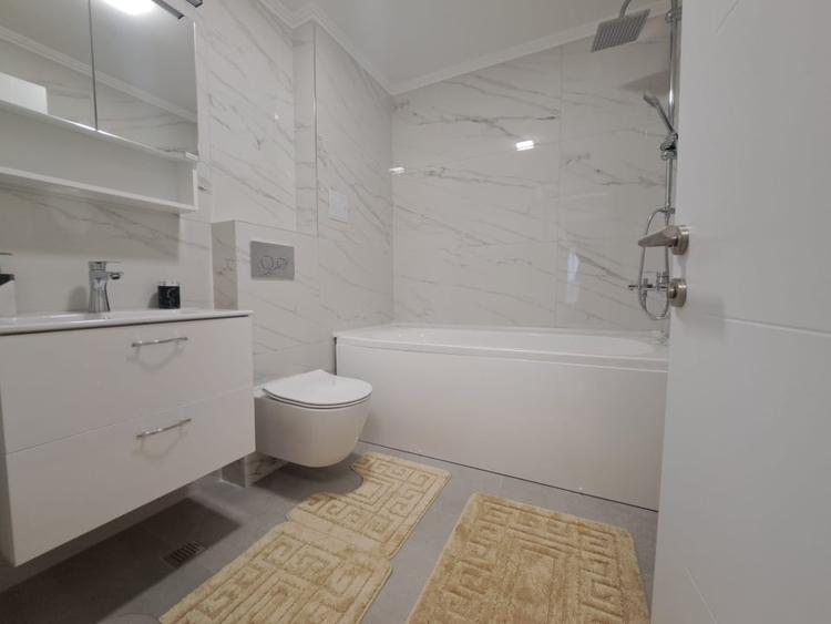 Apartament cu 3 camere decomandat, mobilat în Energia