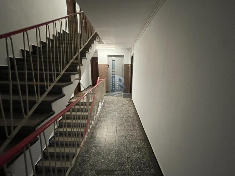 Apartament cu 2 camere decomandat, mobilat în Tei