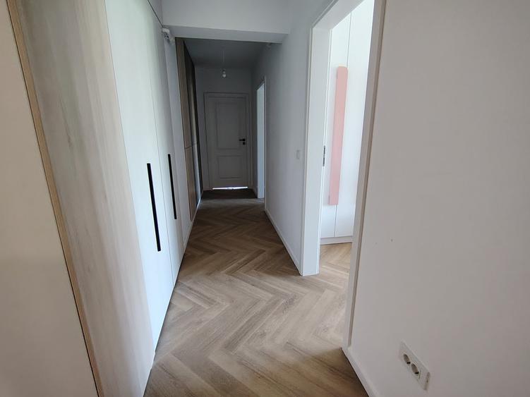 Apartament cu 3 camere decomandat în Cug