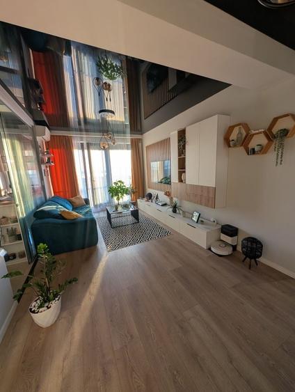 Apartament cu 3 camere semidecomandat în Palazu Mare