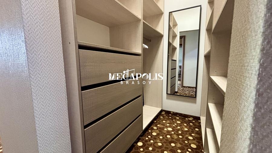 Apartament cu 2 camere decomandat în Tractorul
