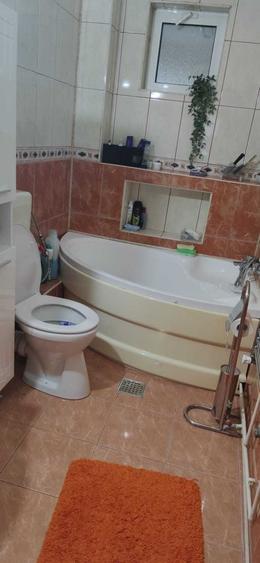 Casă cu 4 camere în Bradu