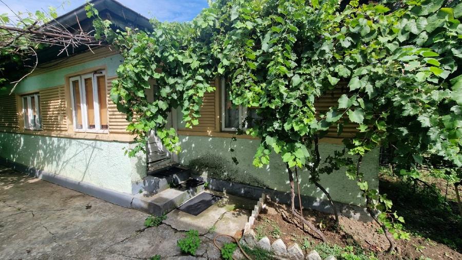 Casă individuală cu 4 camere cu Teren 1100 Mp în Blejoi