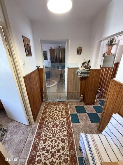 Apartament cu 3 camere decomandat în Central