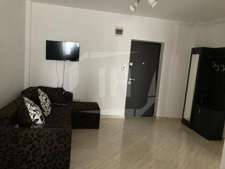 Apartament cu 2 camere semidecomandat, mobilat în Mărăști