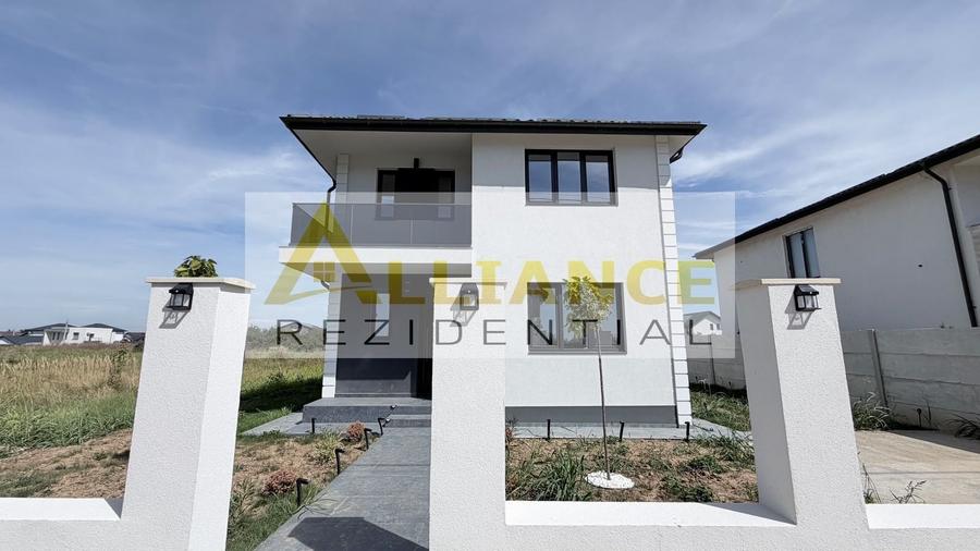 Casă individuală cu 4 camere cu Canalizare în Berceni