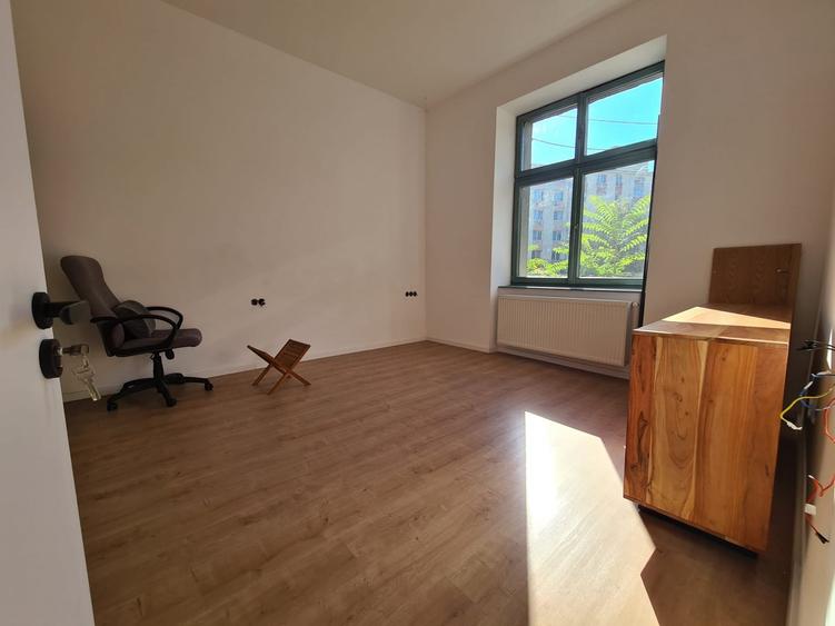 Apartament cu 3 camere decomandat, mobilat în Gară