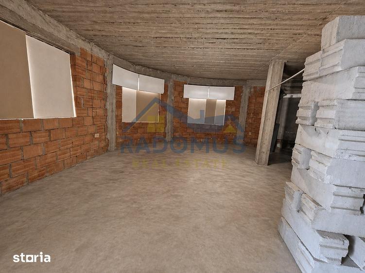 Casă cu 5 camere cu Teren 400 Mp în Central