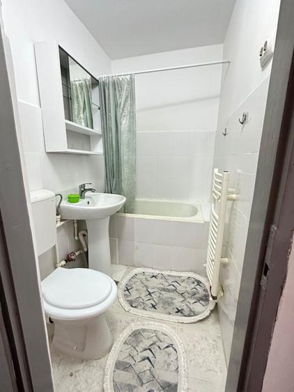 Apartament cu 2 camere semidecomandat în Micro 14