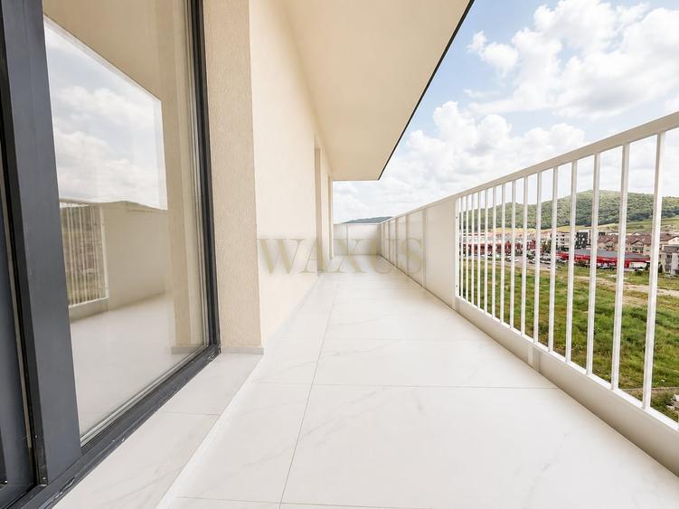Apartament cu 3 camere semidecomandat în Florești