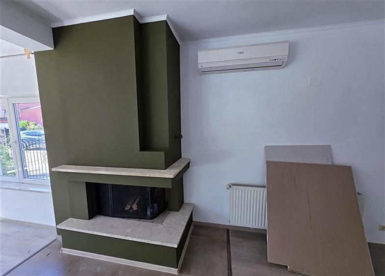 Casă individuală cu 5 camere cu Piscina în Central