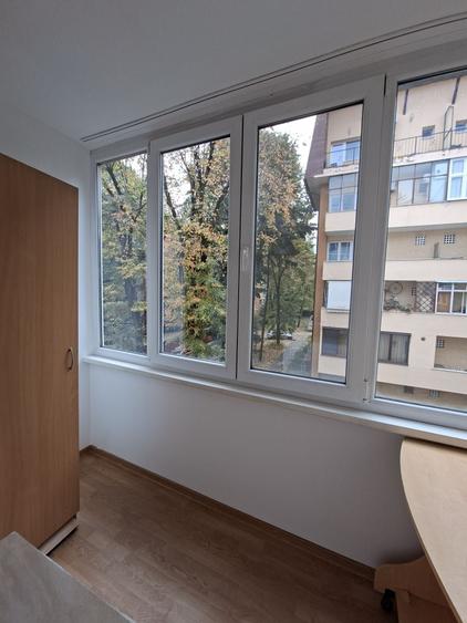 Apartament cu 2 camere semidecomandat în 7 Noiembrie