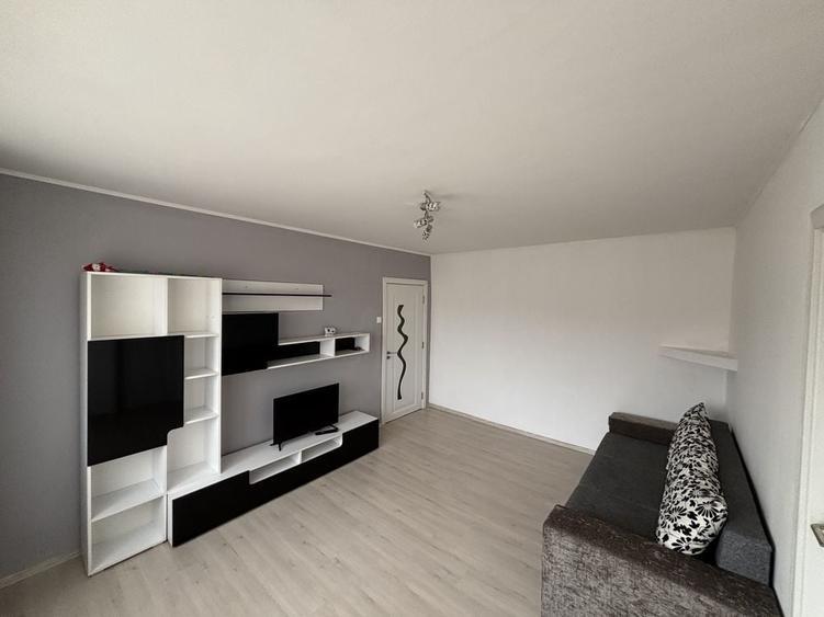 Apartament cu 2 camere semidecomandat în Govândari