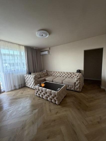 Apartament cu 3 camere decomandat în Sud