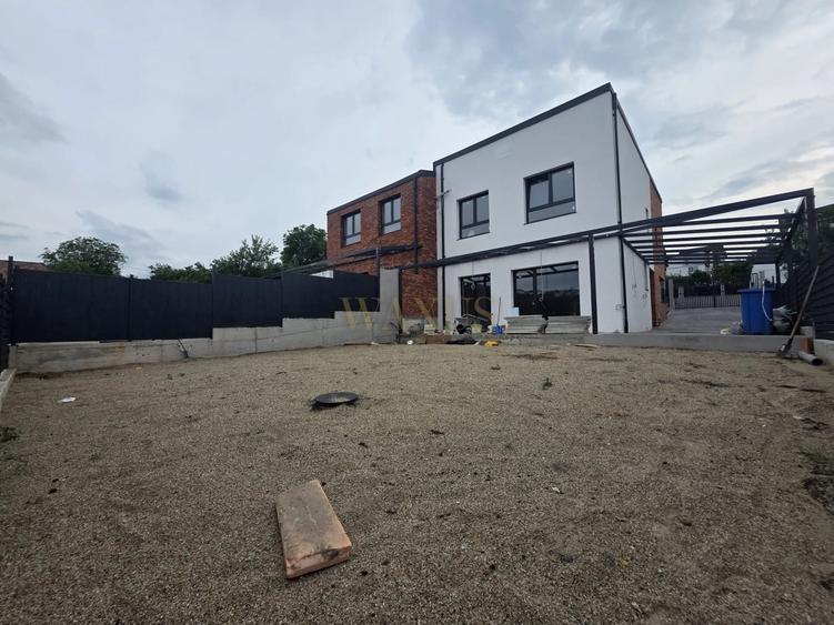 Duplex cu 4 camere cu Canalizare în Dezmir