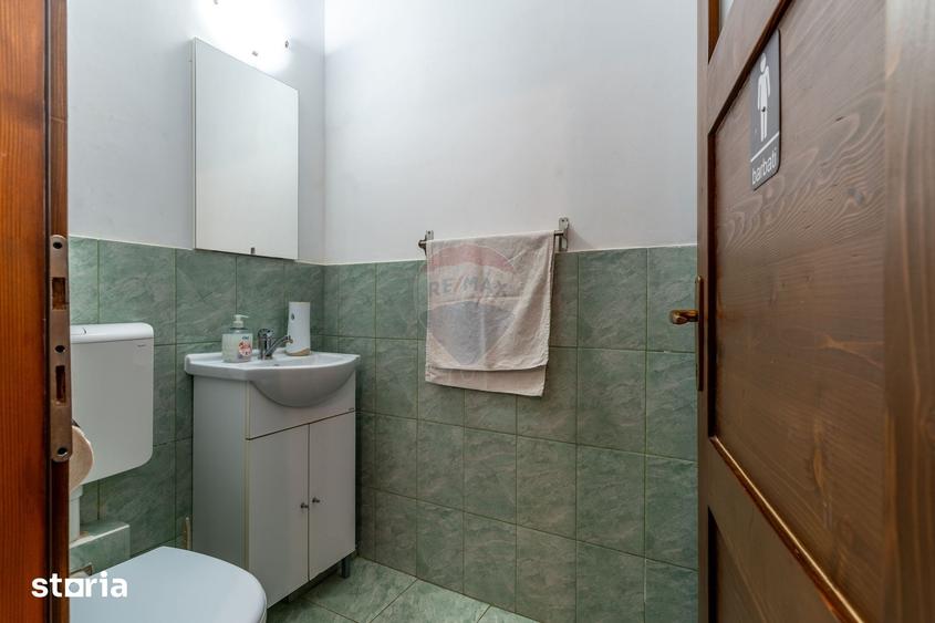 Casă cu 7 camere cu Teren 1300 Mp în Mărișel