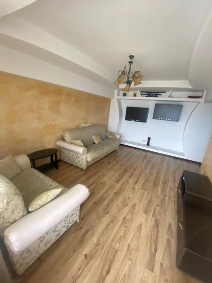 Apartament cu 3 camere decomandat în Exterior Vest