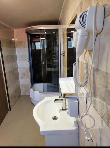 Casă cu 6 camere cu Teren 700 Mp în Eșelnița