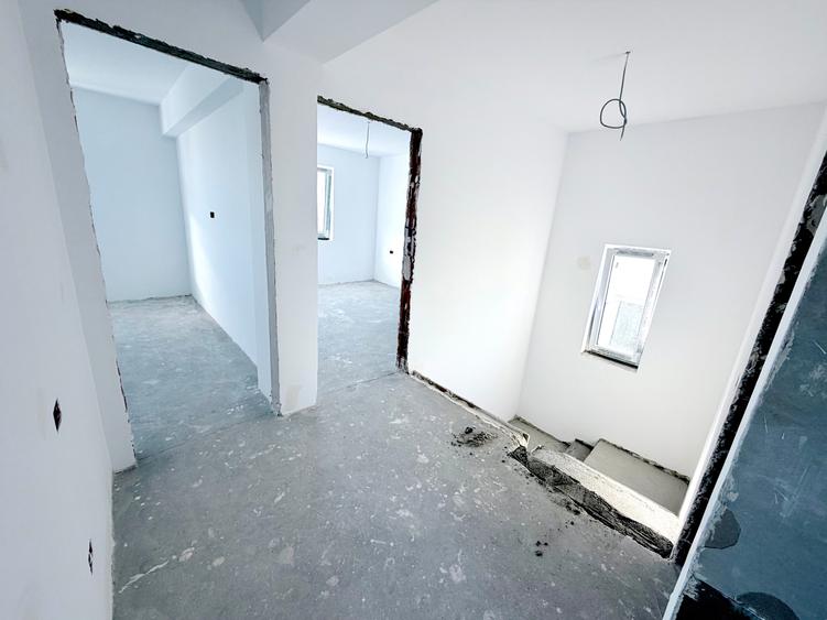 Casă individuală cu 4 camere cu Teren 530 Mp în Exterior Sud