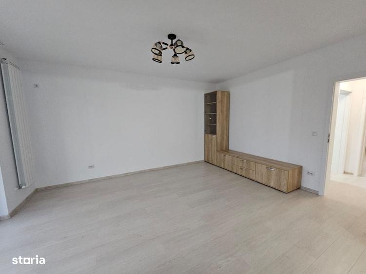 Casă cu 3 camere în Breazu