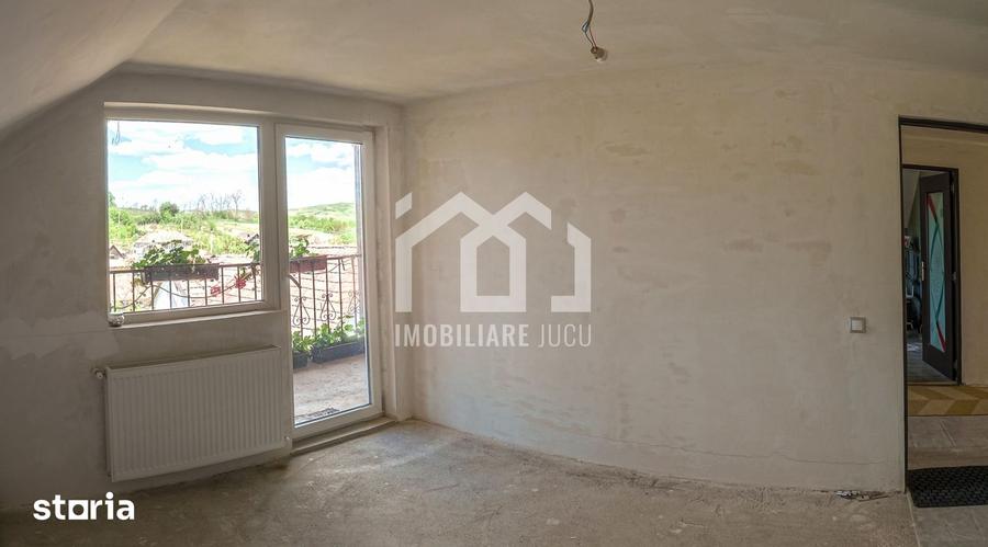 Casă cu 5 camere cu Teren 1974 Mp în Jucu