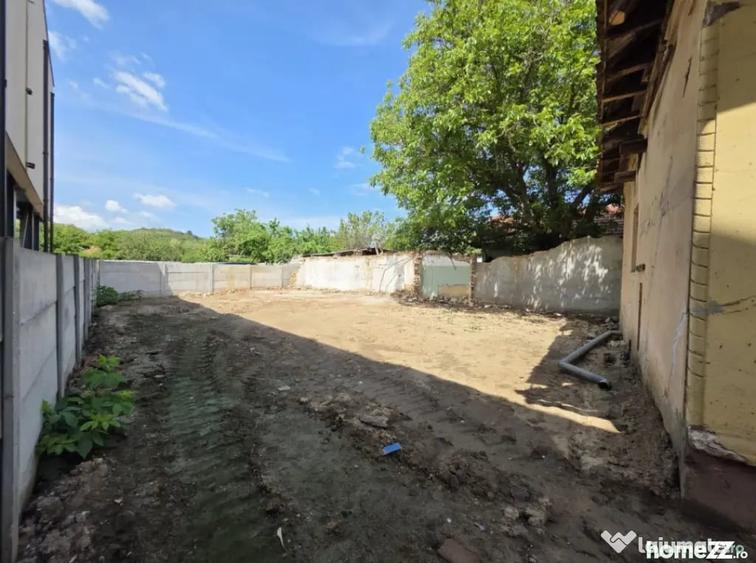 Casă cu 3 camere cu Teren 414 Mp în Central