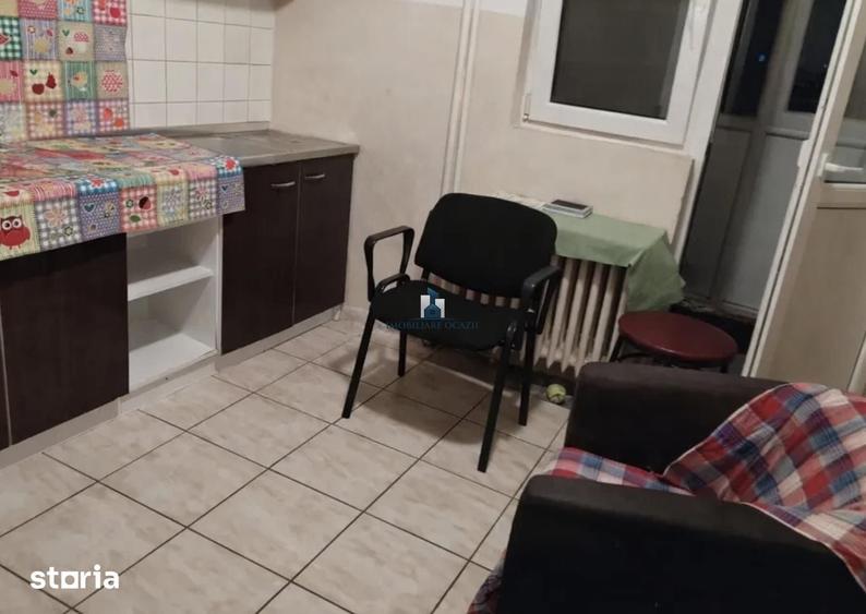 Apartament cu 4 camere decomandat în Berceni
