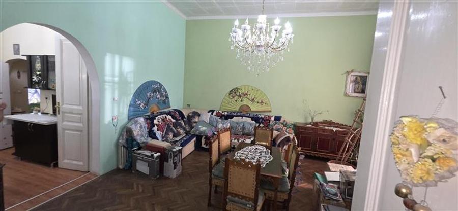 Apartament cu 4 camere decomandat, mobilat în Fabric