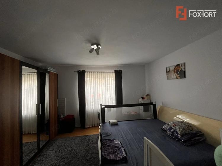 Casă cu 3 camere cu Teren 1094 Mp în Izvin