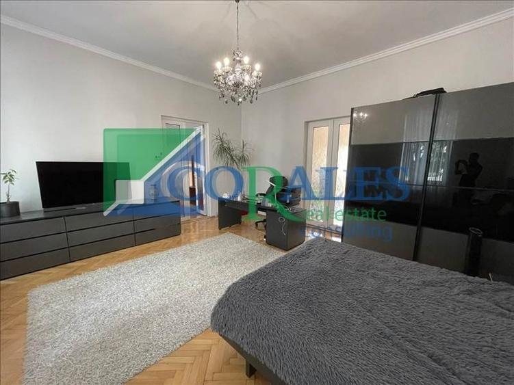Casă individuală cu 3 camere cu Canalizare în Central