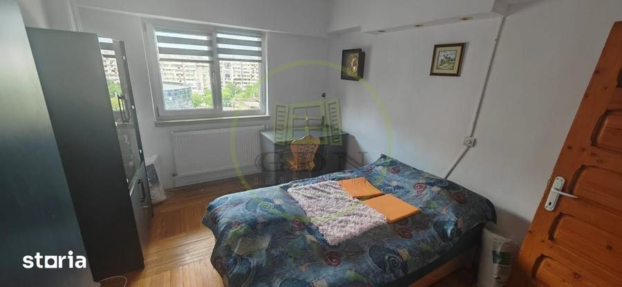 Apartament cu 3 camere decomandat, mobilat în Calea București