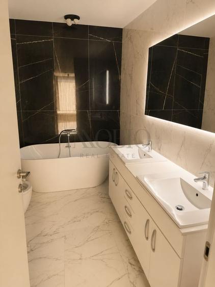 Apartament cu 4 camere semidecomandat în Iancu Nicolae