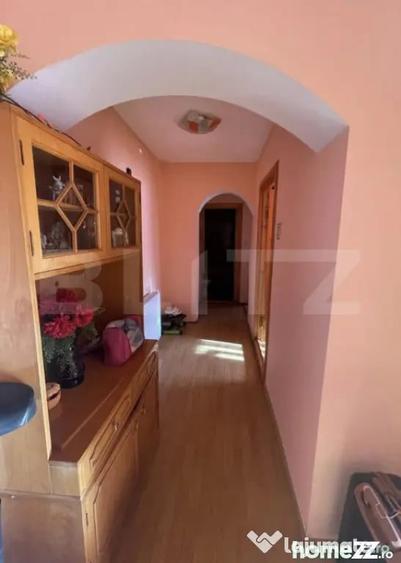Apartament cu 3 camere decomandat în Siret