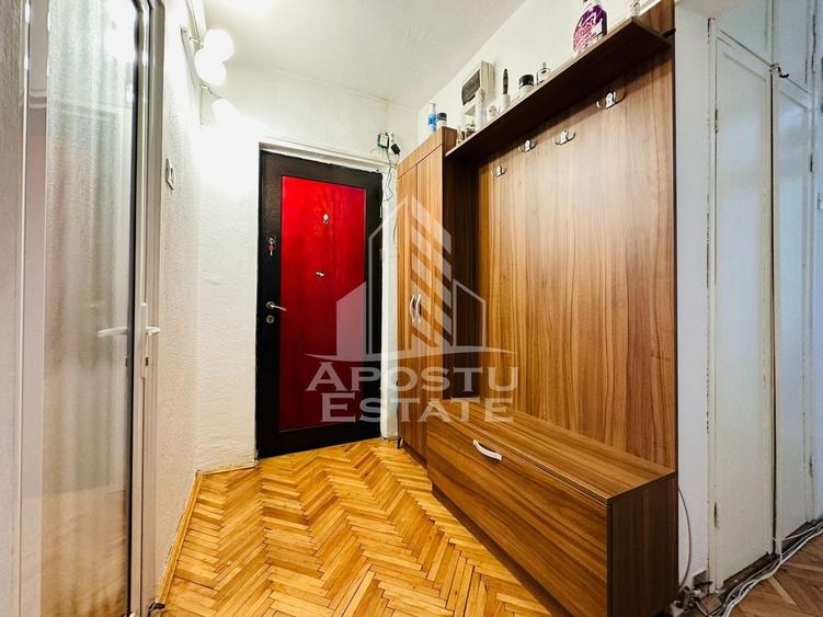 Apartament cu 3 camere decomandat în Podgoria