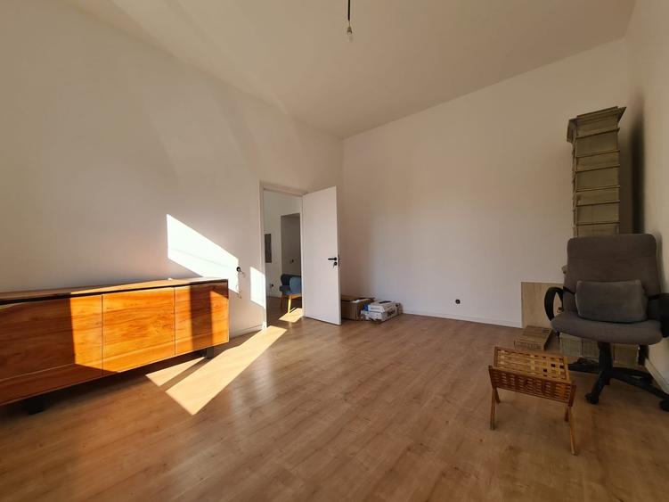 Apartament cu 3 camere decomandat, mobilat în Gară