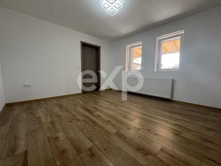 Casă individuală cu 4 camere cu Teren 861 Mp în Cuparu