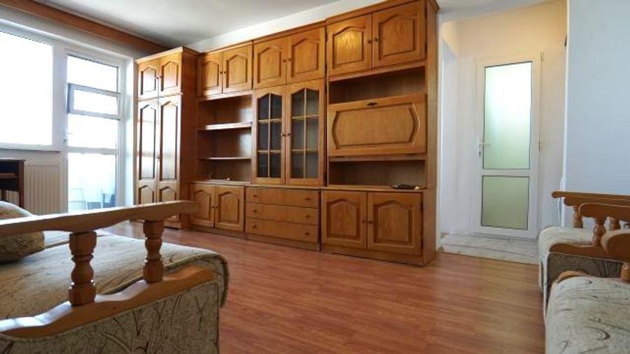 Apartament cu 2 camere semidecomandat în Micro 6