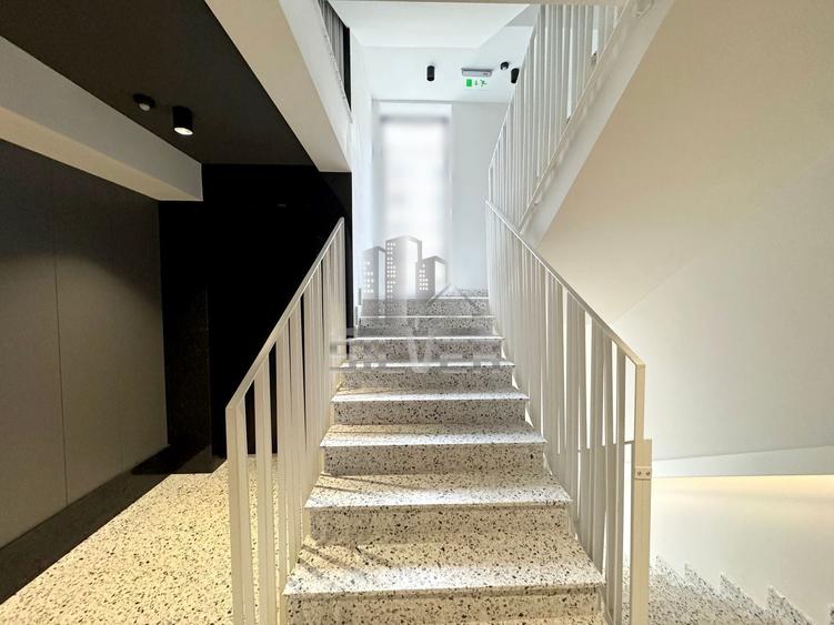 Apartament cu 3 camere semidecomandat în Semicentral
