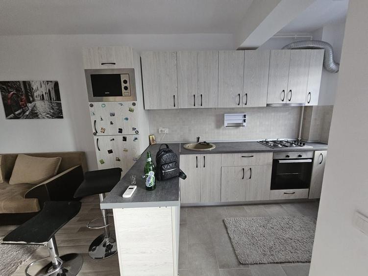 Apartament cu 2 camere decomandat în Central — fotografia 1