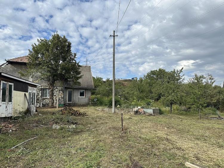Teren de 2800 mp, în Central