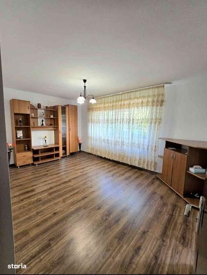 Casă cu 4 camere în Vlădești